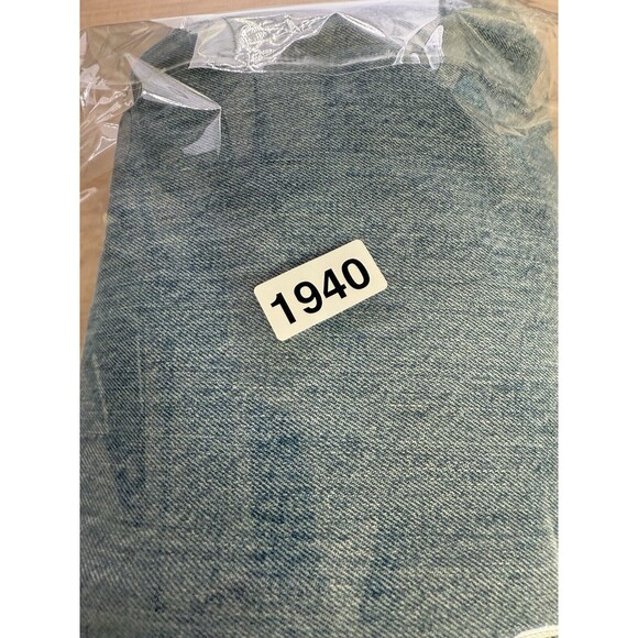 Levis 501 Blue Jeans Mens 36x32 Straight Leg Button Fly Light Wash Denim - Picture 10 of 10